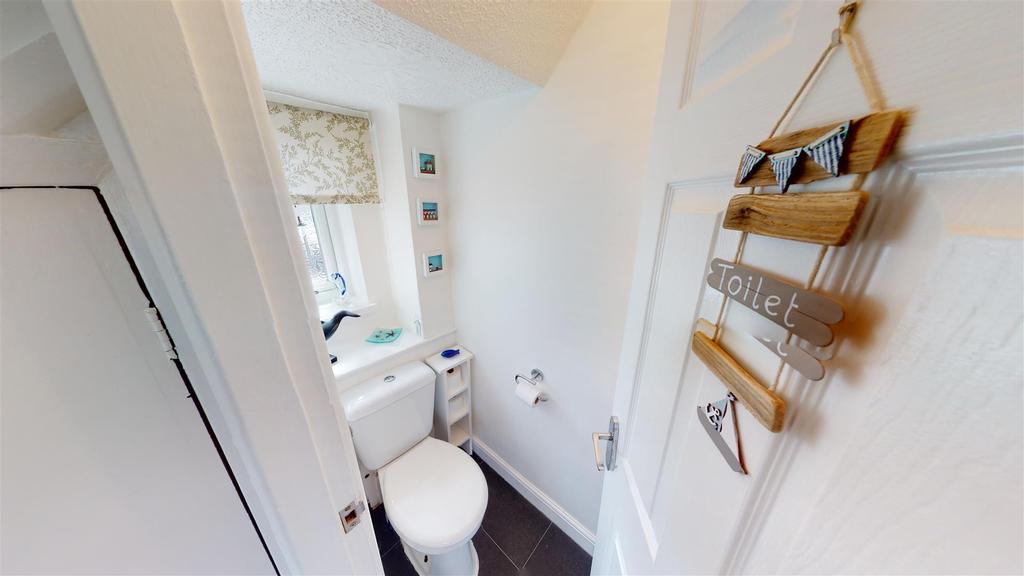 6 Elton Head Road Cloakroom
