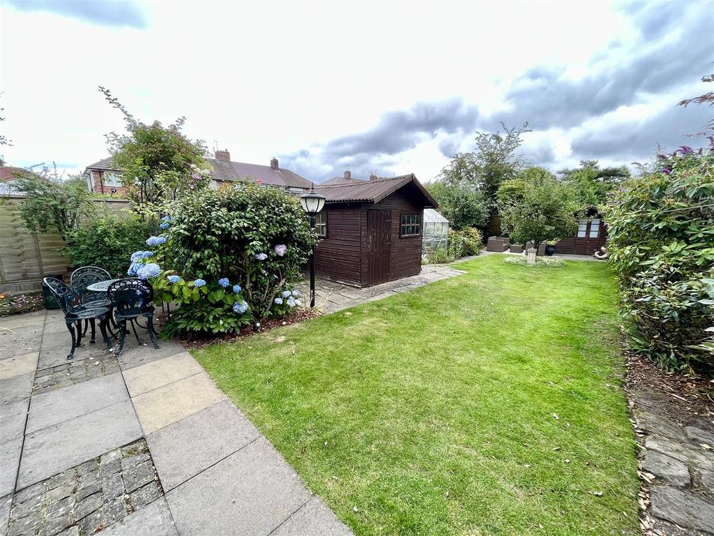 Lindfield Estate South, Wilmslow 3 bed detached house £699,950