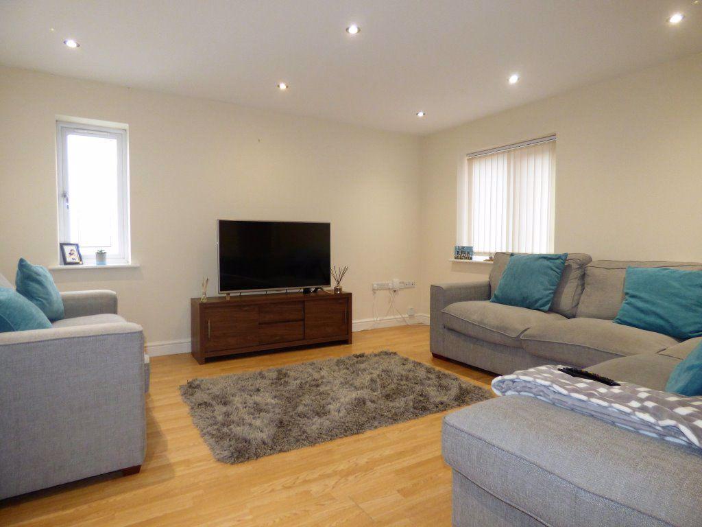 Bye Pass Road, Chilwell, NG9 5HL 2 bed apartment £795 pcm (£183 pw)
