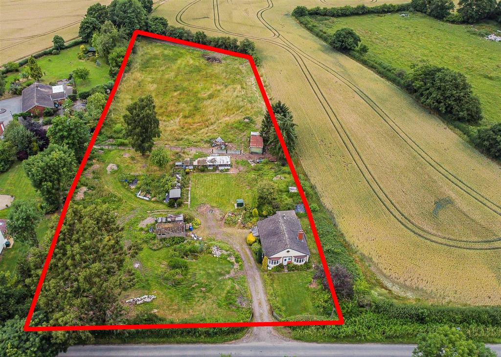 89 Kiddemore Green Road, Brewood... 4 bed detached bungalow £525,000