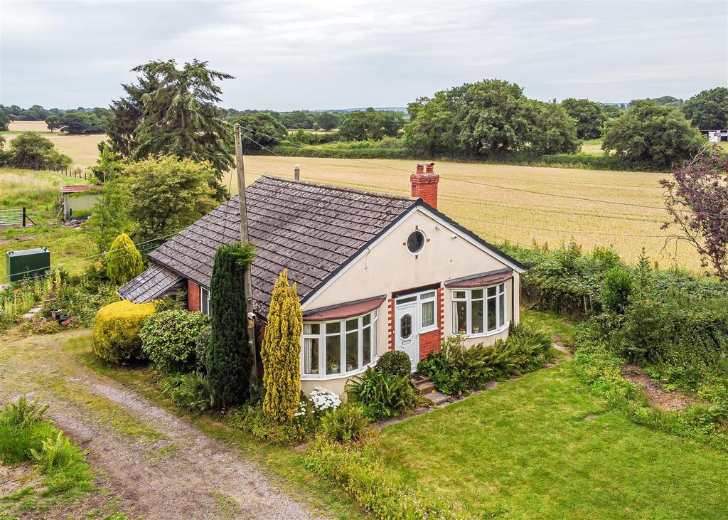 89 Kiddemore Green Road, Brewood... 4 bed detached bungalow £525,000