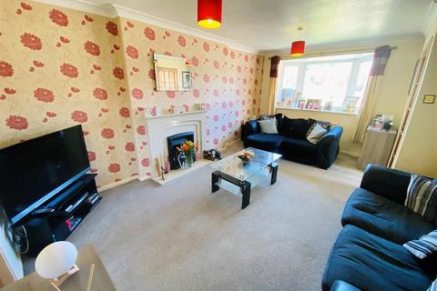 17 Acorn Close, Barlby, Selby, YO8 5UT