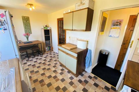 17 Acorn Close, Barlby, Selby, YO8 5UT