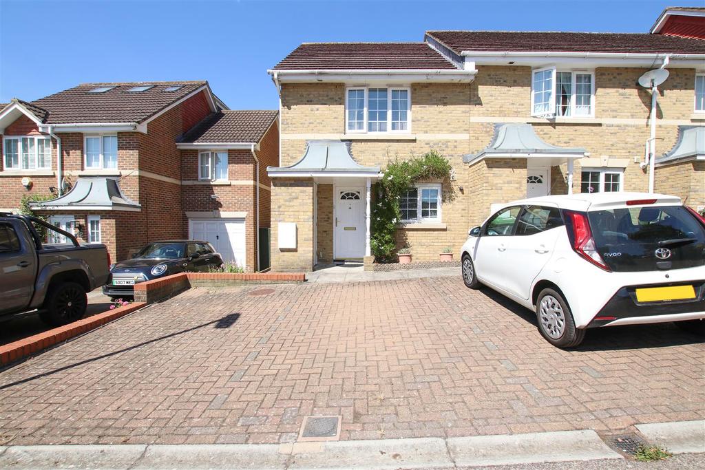 Rogers Close, West Cheshunt 2 bed end of terrace house £430,000
