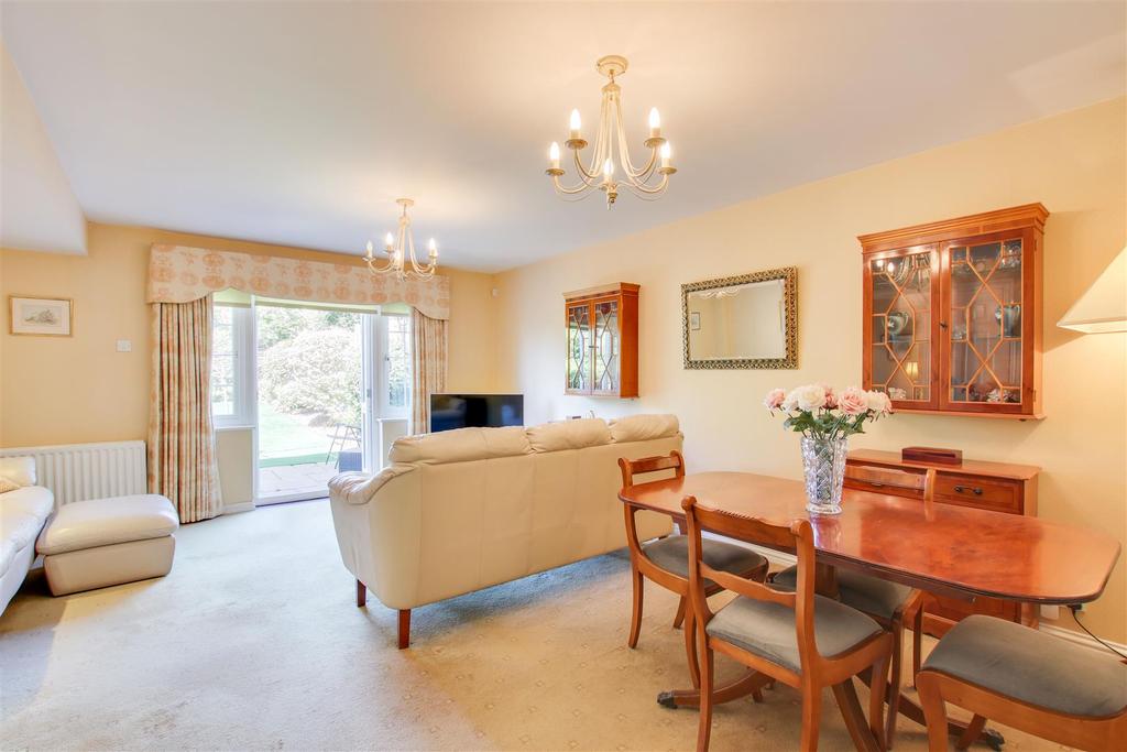Rogers Close, West Cheshunt 2 bed end of terrace house £430,000