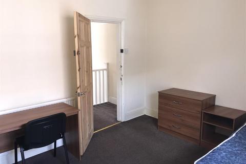 3 bedroom house share to rent - Students R3 5 Rosebery AveKingston Upon Hull