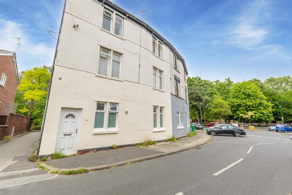 Church Drive, Carrington, Nottingham 2 bed flat £130,000