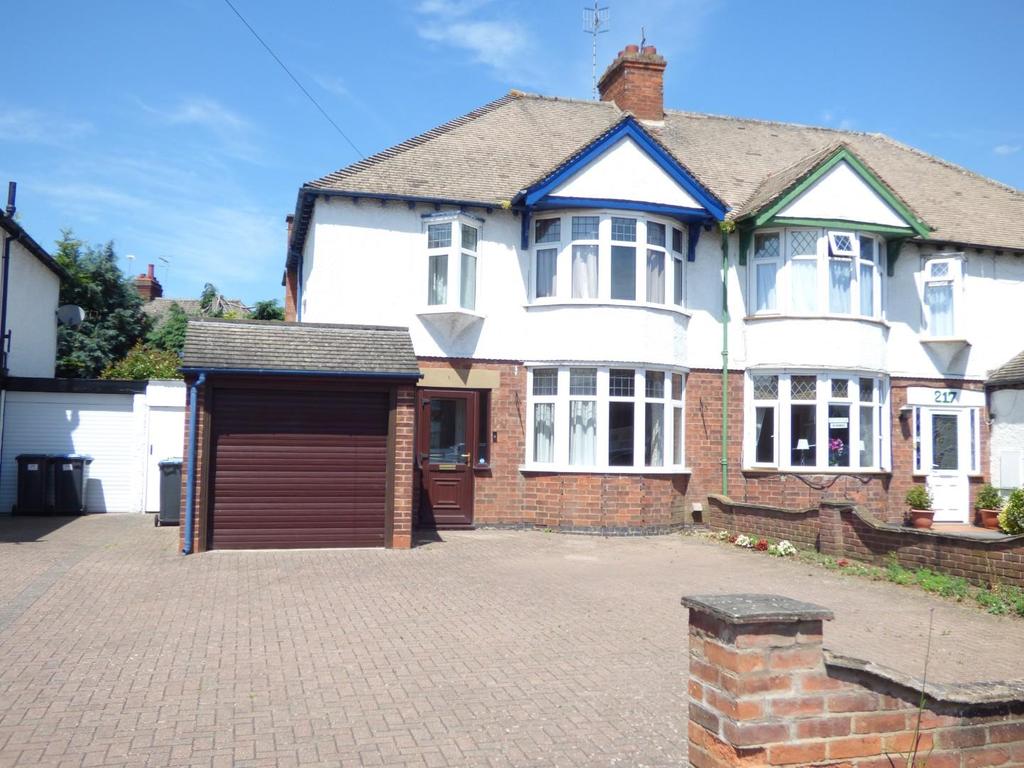 Evesham Road, StratforduponAvon 3 bed semidetached house for sale