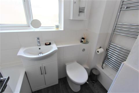 10 Wyemead Crescent, London, E4 6HW