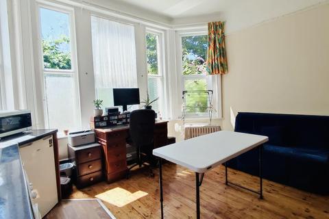 Studio to rent - Argyll Road, Boscombe
