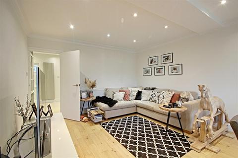 31 Abbots Road, Abbots Langley, WD5 0AY