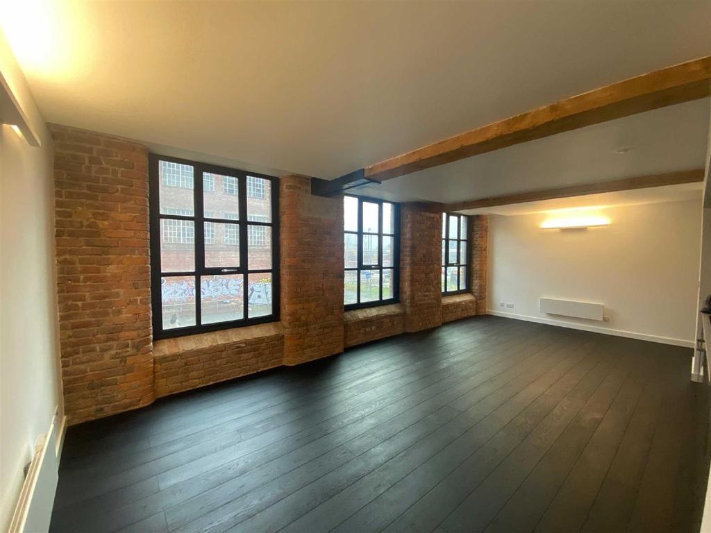 Crusader, 70 Chapeltown Street... 1 bed apartment £1,050 pcm (£242 pw)