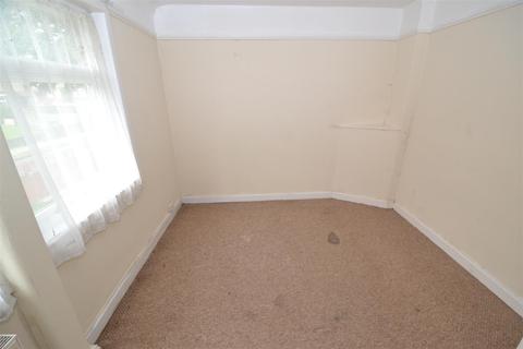7 Bedivere Road, Bradford, BD8 0DT