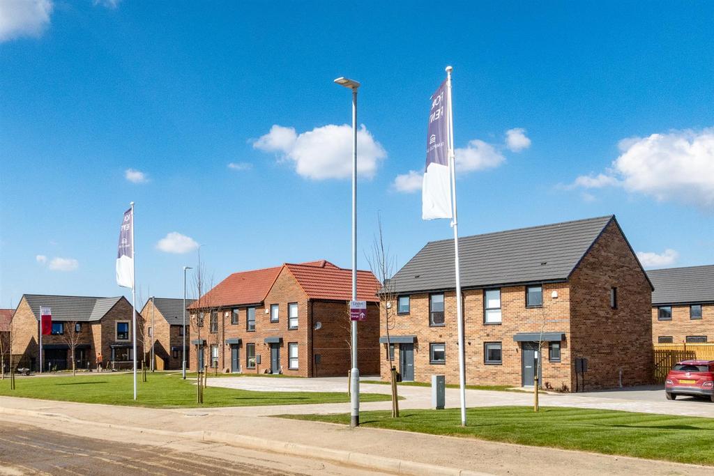 Bracken Grange, Middlesbrough, TS4 2 bed terraced house £740 pcm (£171 pw)