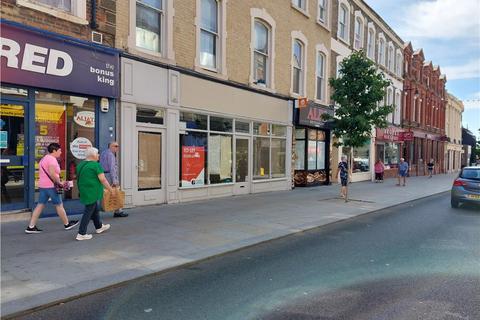 Retail property (high street) to rent - 91-93 High Street, Bedford, Bedfordshire, MK40 1NE