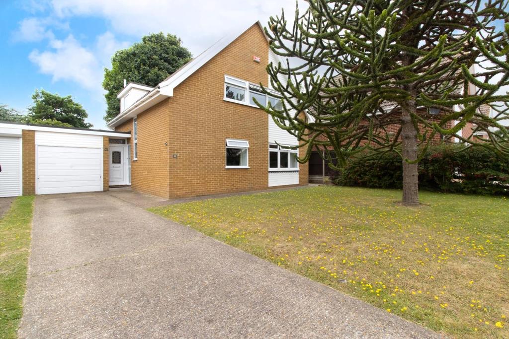 St. Peters Court, Broadstairs 3 bed detached house for sale £550,000