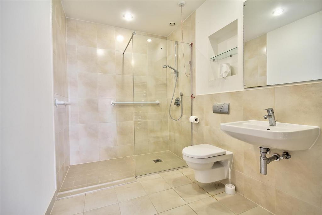 Ensuite