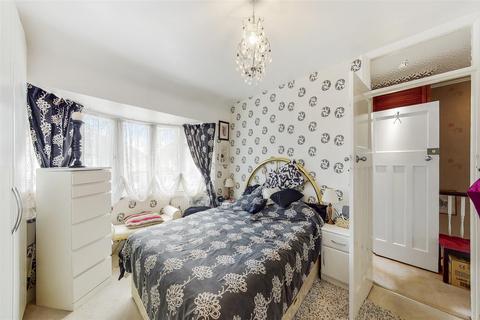 3 bedroom terraced house for sale - Chippenham Avenue, WEMBLEY