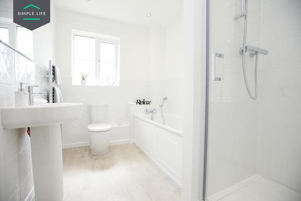 Weaver B bathroom 2.jpg