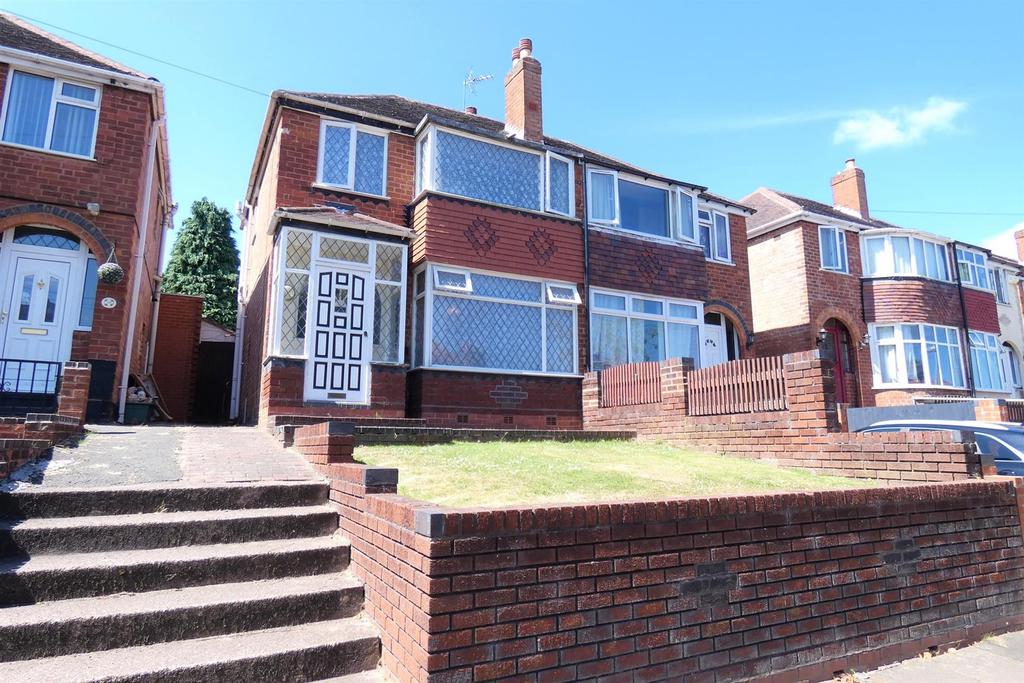 Turnberry Road, Great Barr Birmingham 3 bed semidetached house for