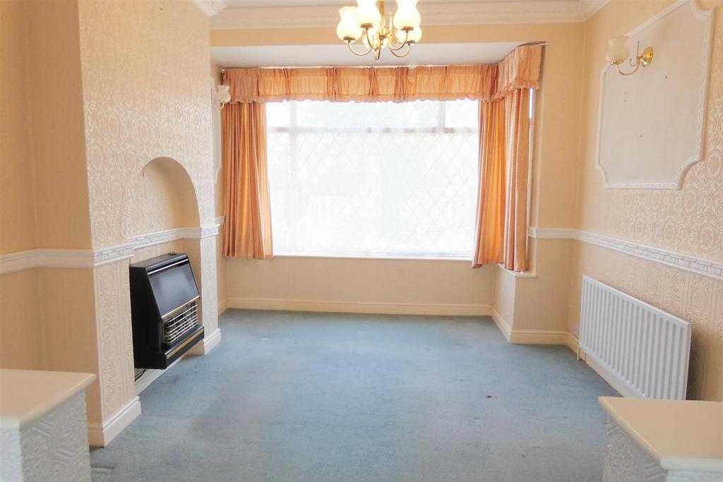 Turnberry Road, Great Barr Birmingham 3 bed semidetached house £200,000
