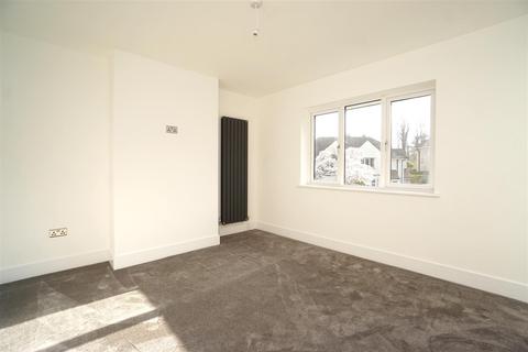 4 Abbeydale Park Crescent, Sheffield, S17 3PA