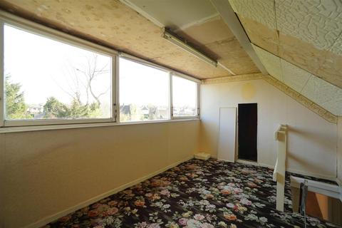 30 Meadow Head Drive, Sheffield, S8 7TQ
