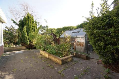 30 Meadow Head Drive, Sheffield, S8 7TQ
