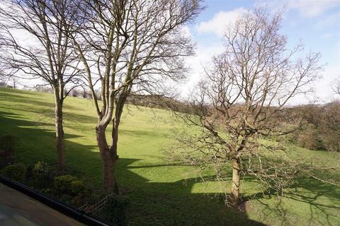 4 Burnside Avenue, Sheffield, S8 9FR