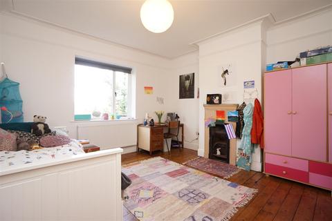 4 Burnside Avenue, Sheffield, S8 9FR
