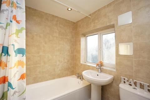 46 Lowedges Road, Sheffield, S8 7LB