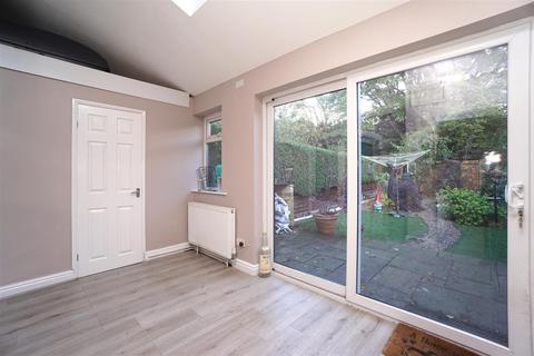 275 Meadow Head, Sheffield, S8 7UN