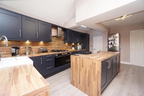 275 Meadow Head, Sheffield, S8 7UN