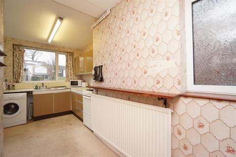 6 Warminster Drive, Sheffield, S8 9NX