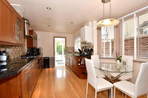234 Old Road West, Gravesend, DA11 0LY