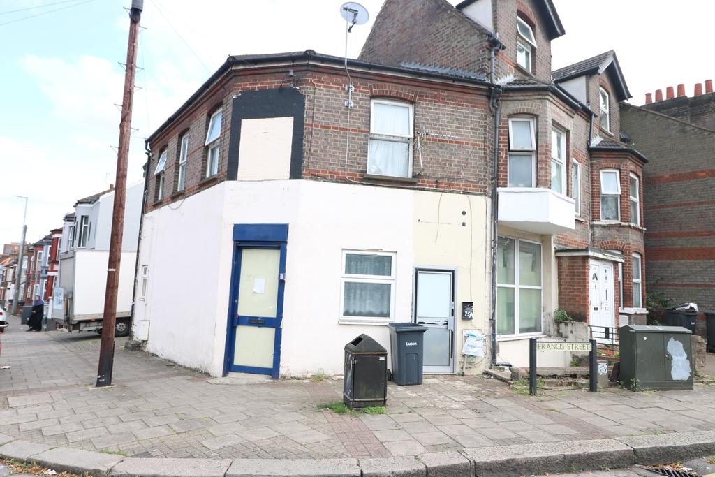 Crawley Road Luton LU1 1HX Studio £550 pcm (£127 pw)