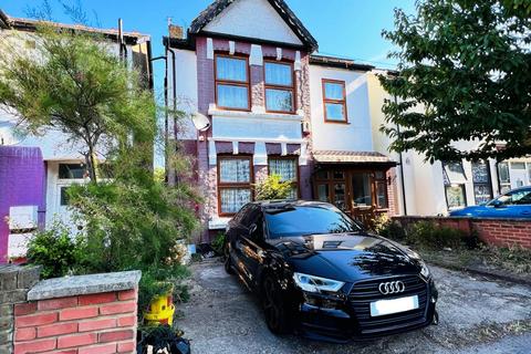 39 Osterley Park Road, Southall, UB2 4BN