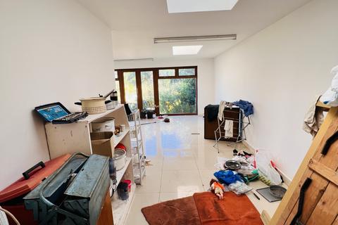 39 Osterley Park Road, Southall, UB2 4BN