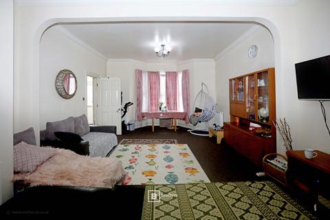 4 bedroom terraced house for sale - Hazeldene Road, Ilford IG3