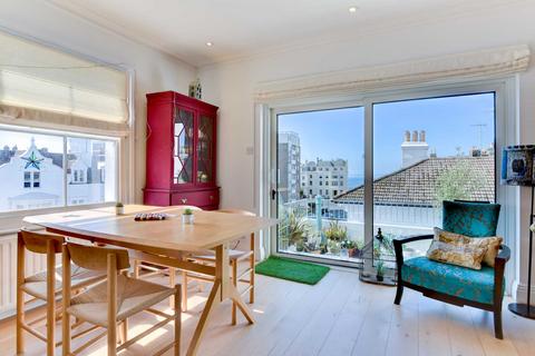 2 bedroom flat to rent, Medina Villas, Hove