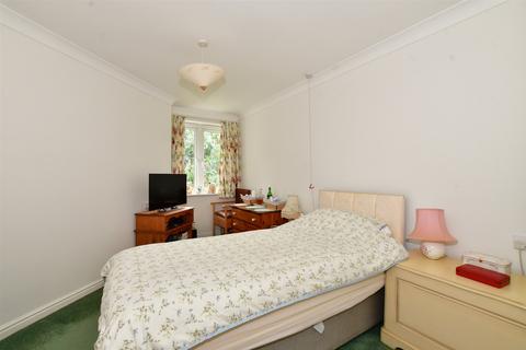 1 bedroom ground floor flat for sale, Stafford Road, Caterham, Surrey
