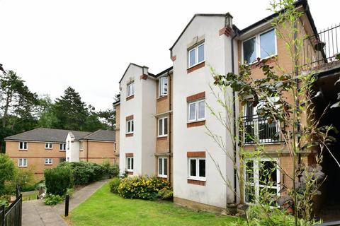 1 bedroom ground floor flat for sale, Stafford Road, Caterham, Surrey