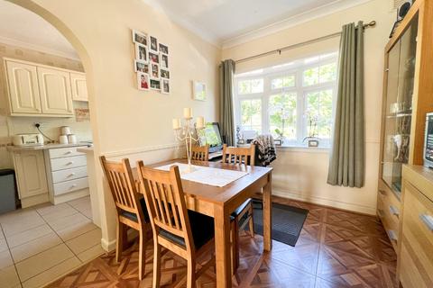 214 Hay Lane, Shirley, Solihull, B90 4EQ