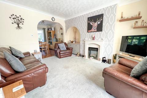 214 Hay Lane, Shirley, Solihull, B90 4EQ