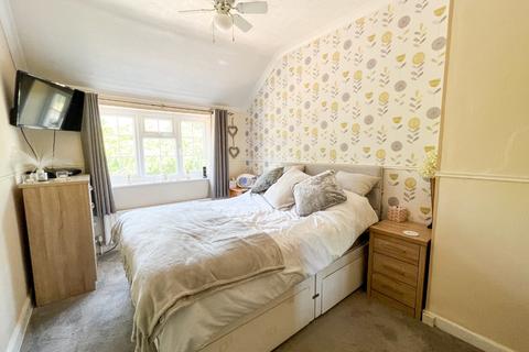 214 Hay Lane, Shirley, Solihull, B90 4EQ