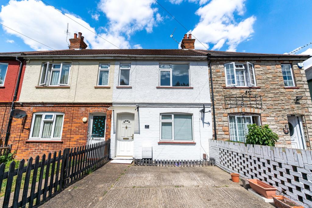 Kitchener Avenue, Chatham, Kent, ME4 3 bed terraced house £1,200 pcm (£277 pw)