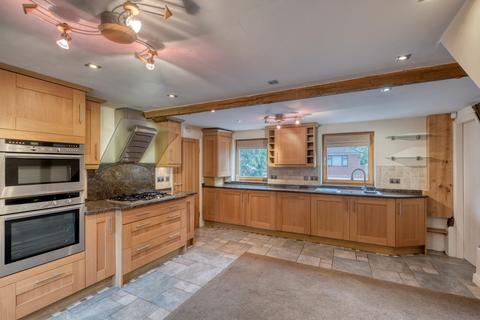 Weavers Byre, 30 Droitwich Road, Feckenham, Redditch, B96 6HX