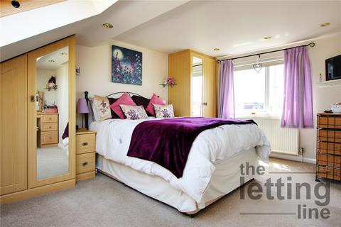 4 bedroom semi-detached house to rent, Fillebrook Avenue, Enfield, EN1