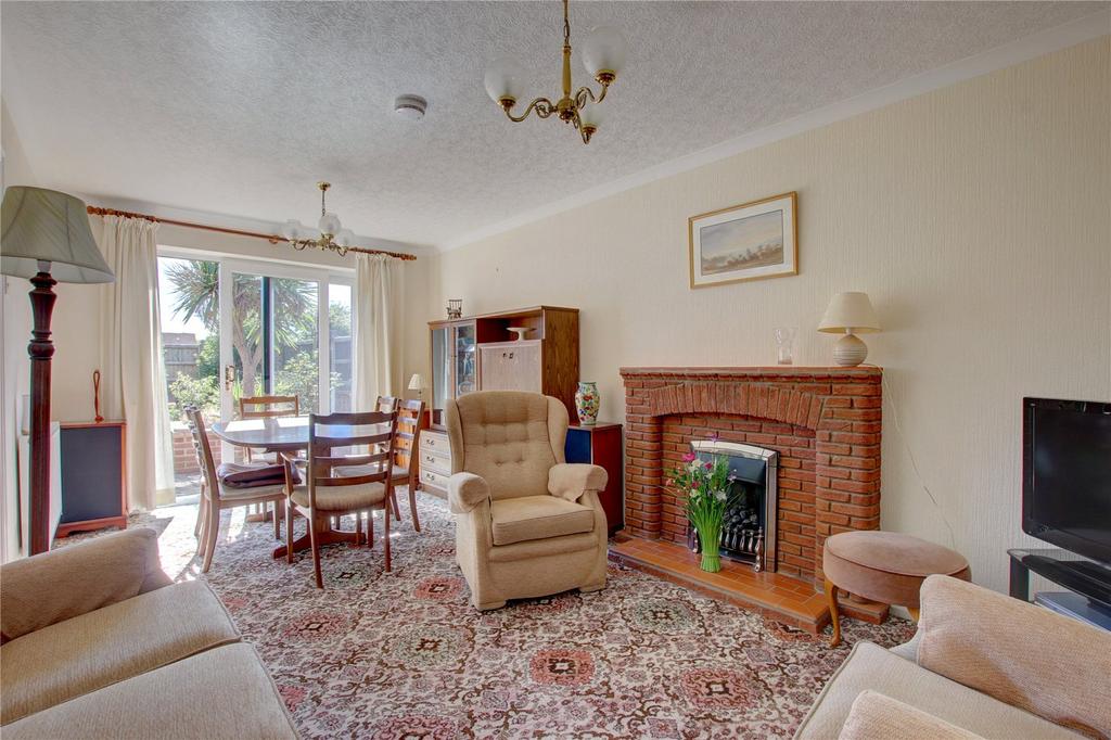 Waterside Close, Droitwich... 2 bed bungalow £350,000