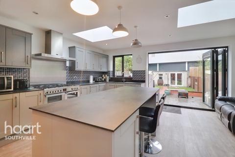 45 Raynes Road, Bristol, BS3 2DJ